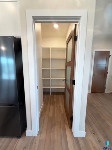 2813 S Dunraven Ave Avenue, Sioux Falls, SD 57110