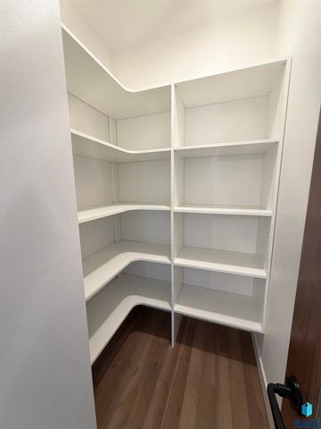 2813 S Dunraven Ave Avenue, Sioux Falls, SD 57110