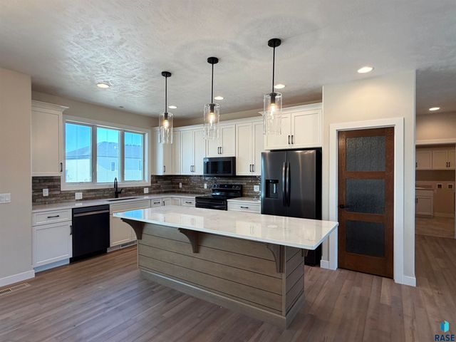 2813 S Dunraven Ave Avenue, Sioux Falls, SD 57110