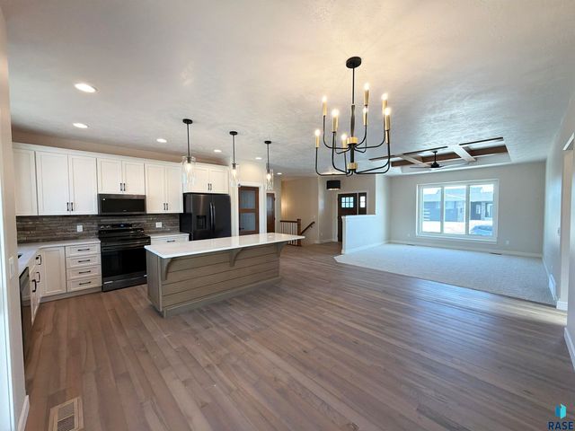 2813 S Dunraven Ave Avenue, Sioux Falls, SD 57110