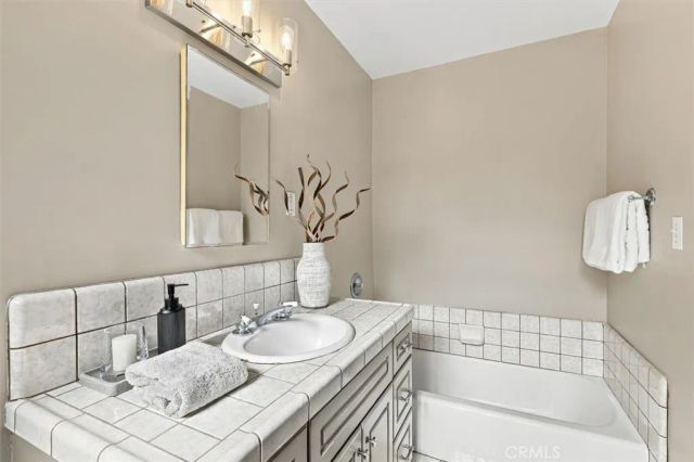 2888 Via de La Guerra, Palos Verdes Estates, CA 90274