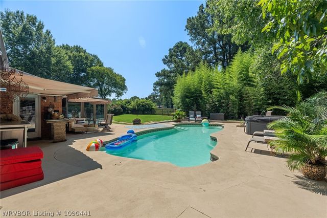 2504 Crosshill Road, Fort Smith, AR 72908