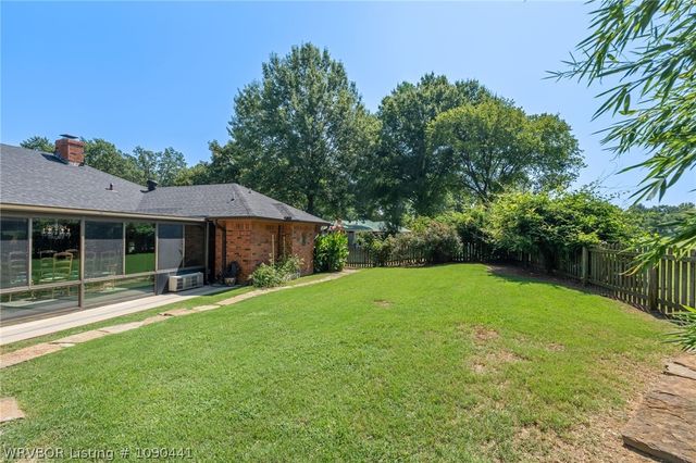 2504 Crosshill Road, Fort Smith, AR 72908