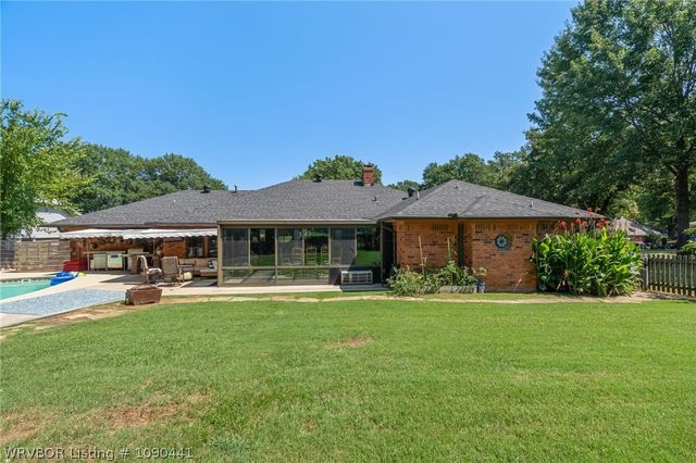 2504 Crosshill Road, Fort Smith, AR 72908