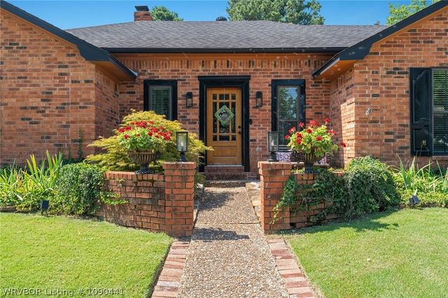 2504 Crosshill Road, Fort Smith, AR 72908