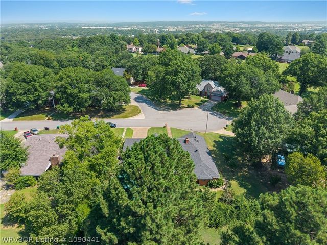 2504 Crosshill Road, Fort Smith, AR 72908