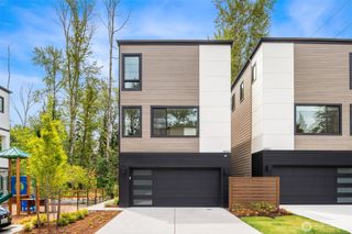 14833 HS#10 NE 2nd Court, Bellevue, WA 98007