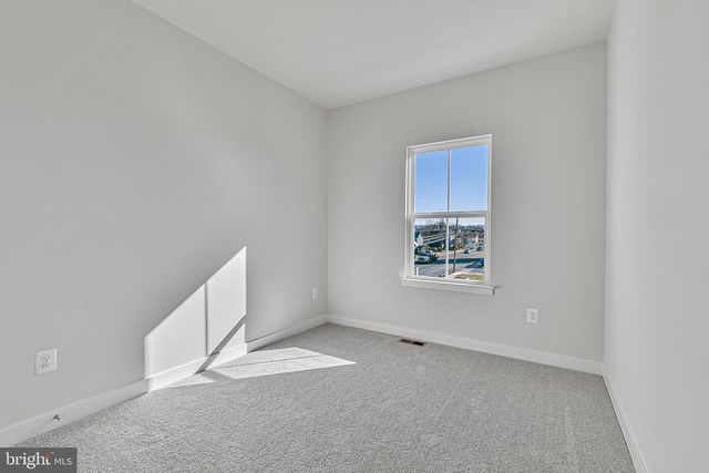 9 OASIS AVE, Ranson, WV 25438