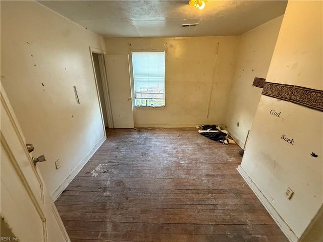 2714 Roanoke AVE, Newport News, VA 23607