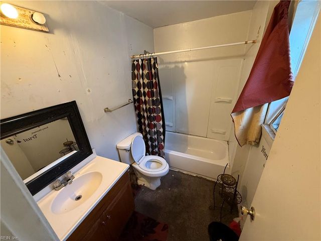 2714 Roanoke AVE, Newport News, VA 23607