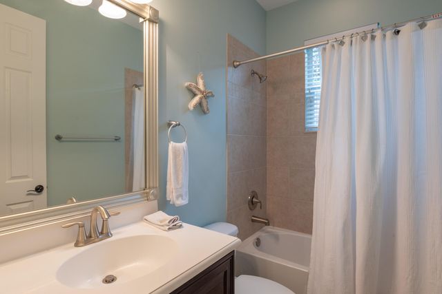 108 Canterbury Place, Jupiter, FL 33458