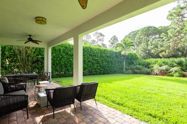 108 Canterbury Place, Jupiter, FL 33458