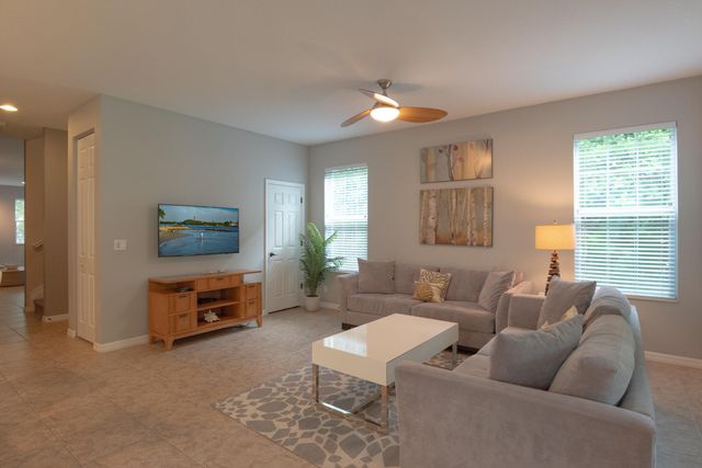 108 Canterbury Place, Jupiter, FL 33458