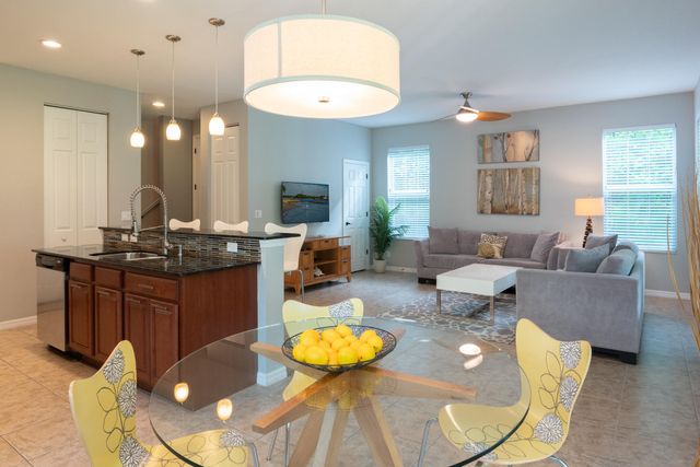 108 Canterbury Place, Jupiter, FL 33458