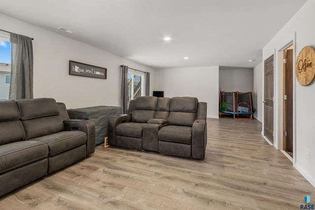 6525 W Amber St Street, Sioux Falls, SD 57107