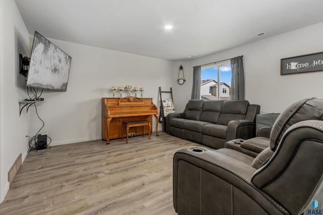 6525 W Amber St Street, Sioux Falls, SD 57107