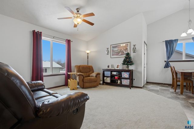 6525 W Amber St Street, Sioux Falls, SD 57107