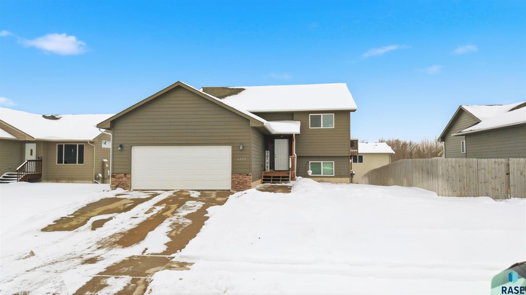 6525 W Amber St Street, Sioux Falls, SD 57107
