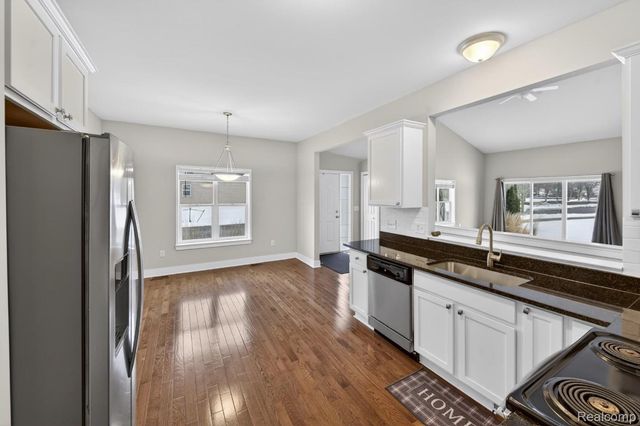 13493 Beacon Trail 1, Van Buren Charter Township, MI 48111