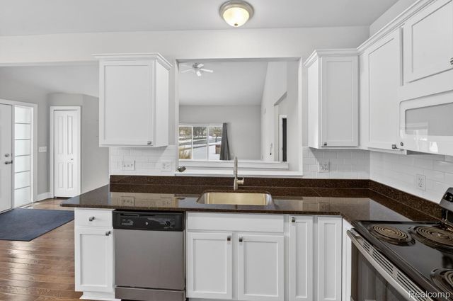 13493 Beacon Trail 1, Van Buren Charter Township, MI 48111