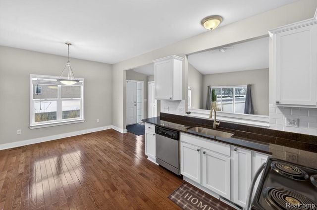 13493 Beacon Trail 1, Van Buren Charter Township, MI 48111