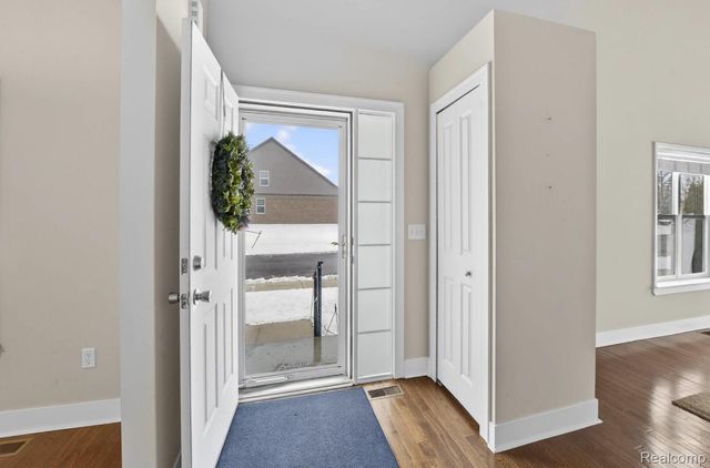 13493 Beacon Trail 1, Van Buren Charter Township, MI 48111