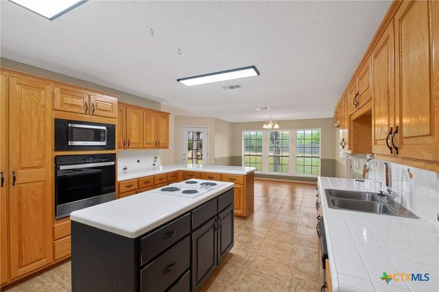 603 Oakway Street, Victoria, TX 77905