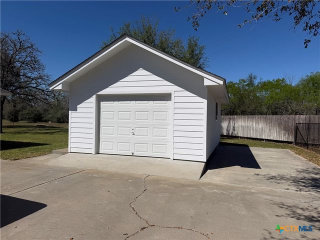 603 Oakway Street, Victoria, TX 77905