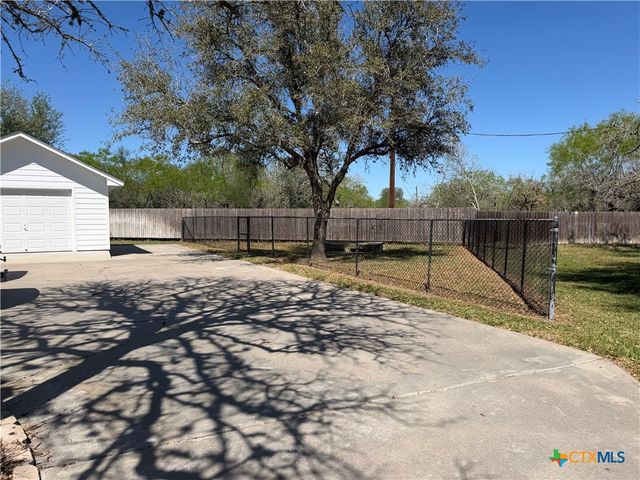 603 Oakway Street, Victoria, TX 77905