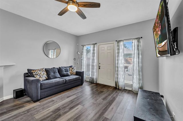 3925 Lowden Street B, Houston, TX 77051