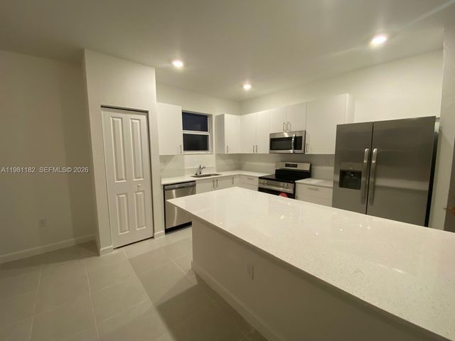 2310 SE 28th Dr, Homestead, FL 33035