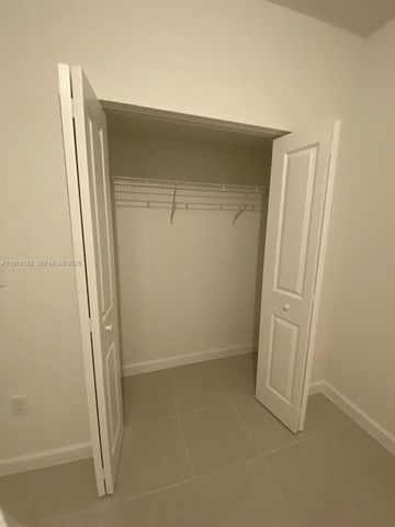 2310 SE 28th Dr, Homestead, FL 33035