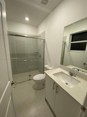 2310 SE 28th Dr, Homestead, FL 33035