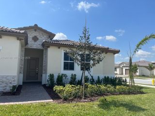 2310 SE 28th Dr, Homestead, FL 33035