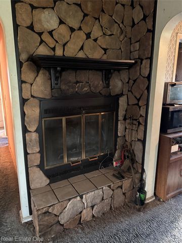 1532 Crescent Lake Road, Waterford Charter Township, MI 48327