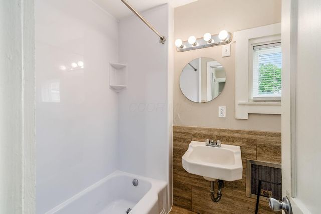 815 Hamlet Street, Columbus, OH 43215