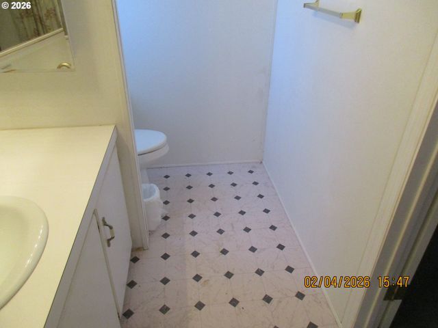 751 Se MEADOWOOD Dr, Winston, OR 97496