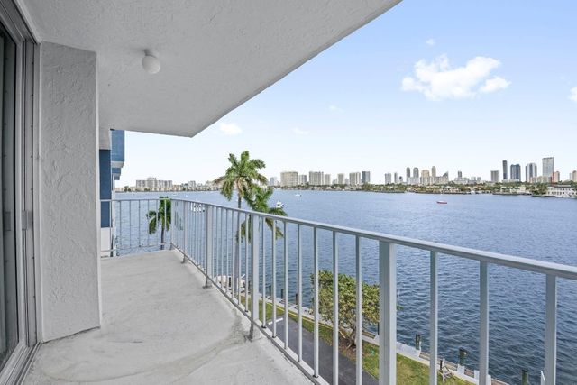 16558 NE 26th Avenue 6C, North Miami Beach, FL 33160