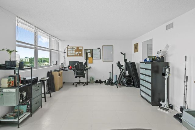 16558 NE 26th Avenue 6C, North Miami Beach, FL 33160