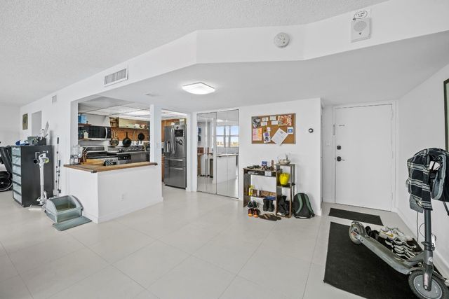 16558 NE 26th Avenue 6C, North Miami Beach, FL 33160