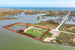 606 Canal Drive, Surfside Beach, TX 77541