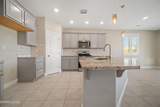 1180 Ferretto Parkway, Dayton, NV 89403