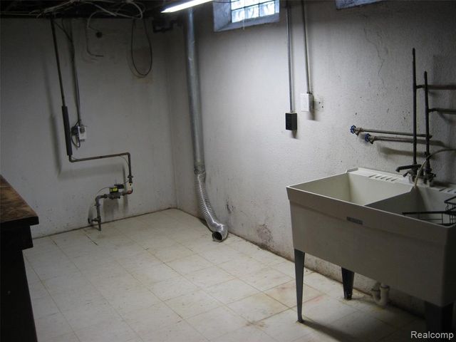 15142 Fordline Street, Southgate, MI 48195