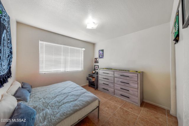 2275 W Dakota Street, Tucson, AZ 85746