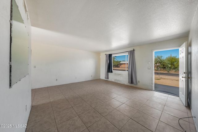 2275 W Dakota Street, Tucson, AZ 85746