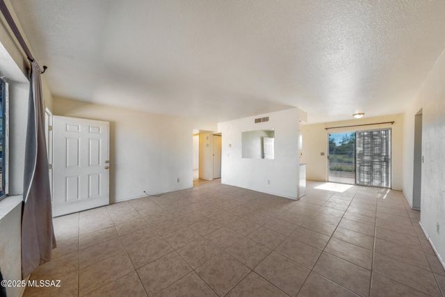 2275 W Dakota Street, Tucson, AZ 85746