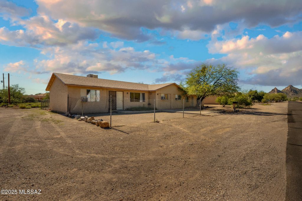2275 W Dakota Street, Tucson, AZ 85746