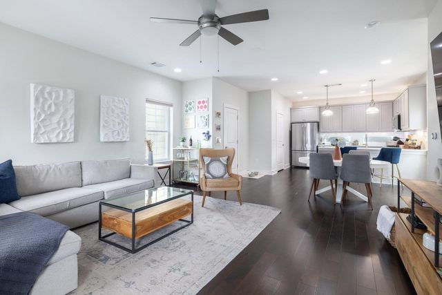 2705 Halcyon DR 7, Austin, TX 78702