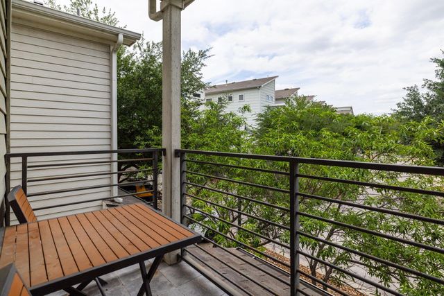 2705 Halcyon DR 7, Austin, TX 78702