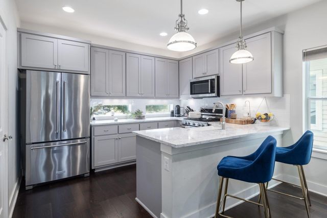 2705 Halcyon DR 7, Austin, TX 78702